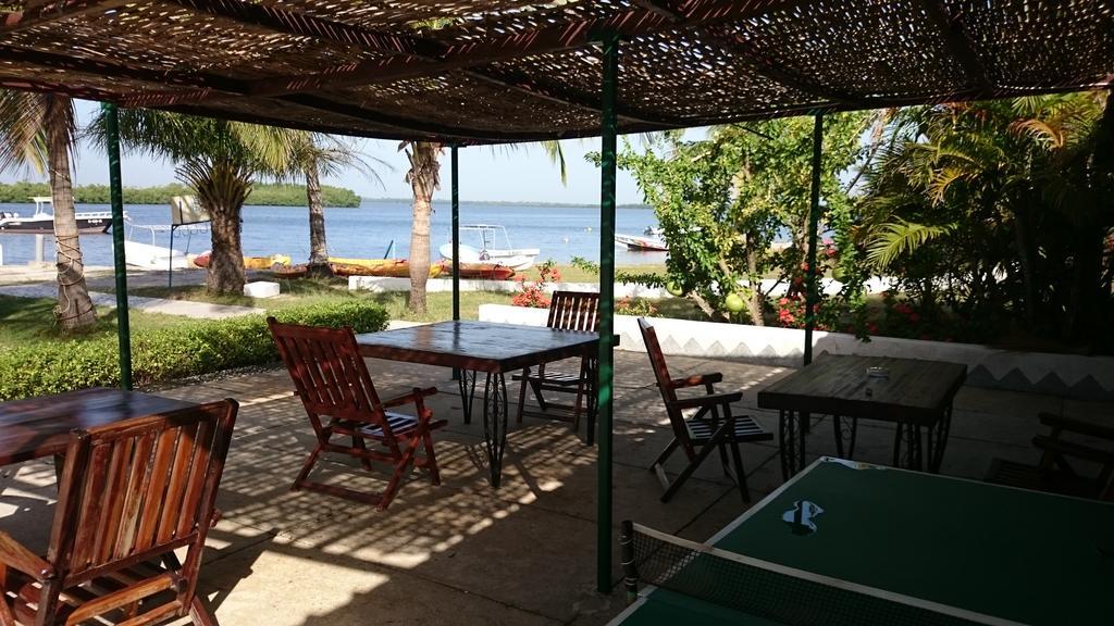 Hotel Katakalousse Yembakana Kültér fotó