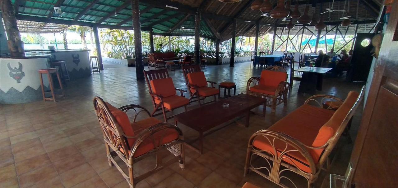 Hotel Katakalousse Yembakana Kültér fotó